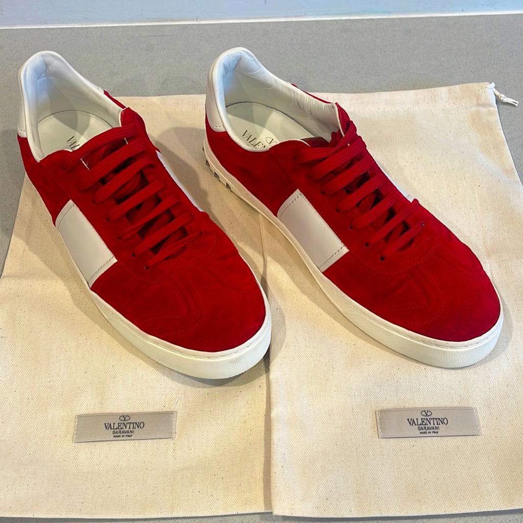Valentino Garavani Flycrew Low Top Suede Sneaker In Rosso